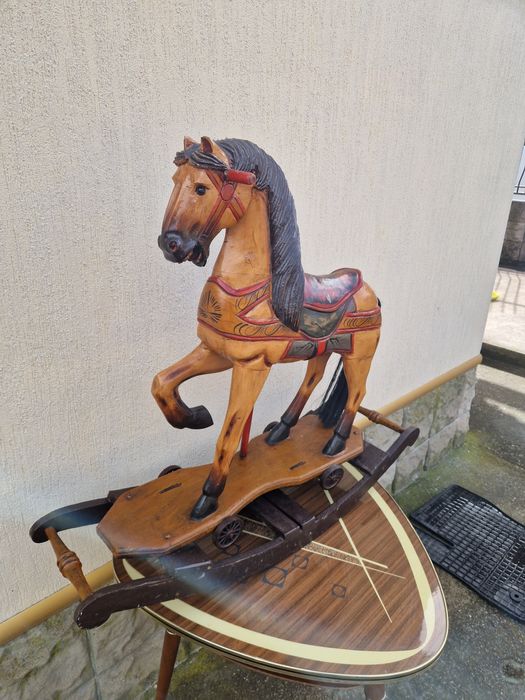 Уникална огромна антикварна дървена играчка люлка