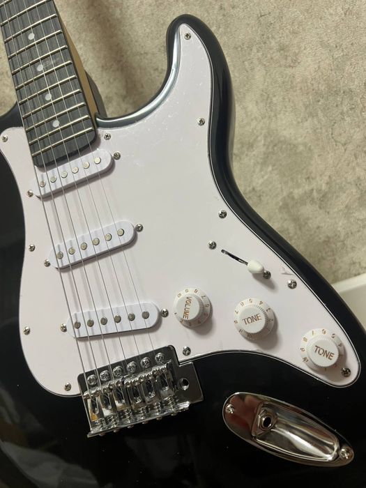 Электрогитара Fender Stratocaster