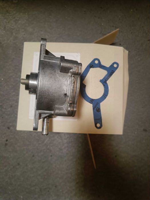 Вакуумна помпа за Мерцедес OM642 A6422300165 за Mercedes W204 / W211 / W212 / W219 / W164 / X164 / W221 3.0 CDI
