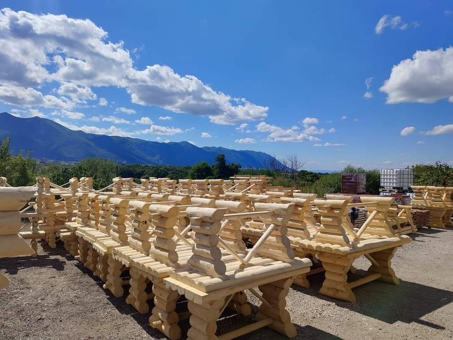 Маса с две пейки