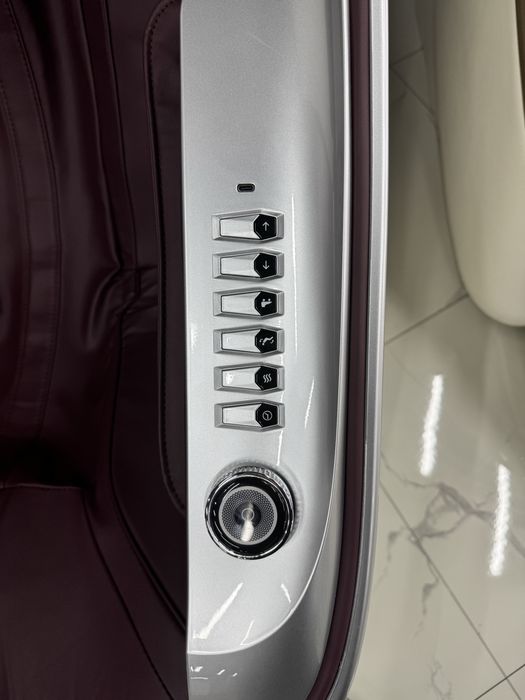 Massajniy kreslo Adiks