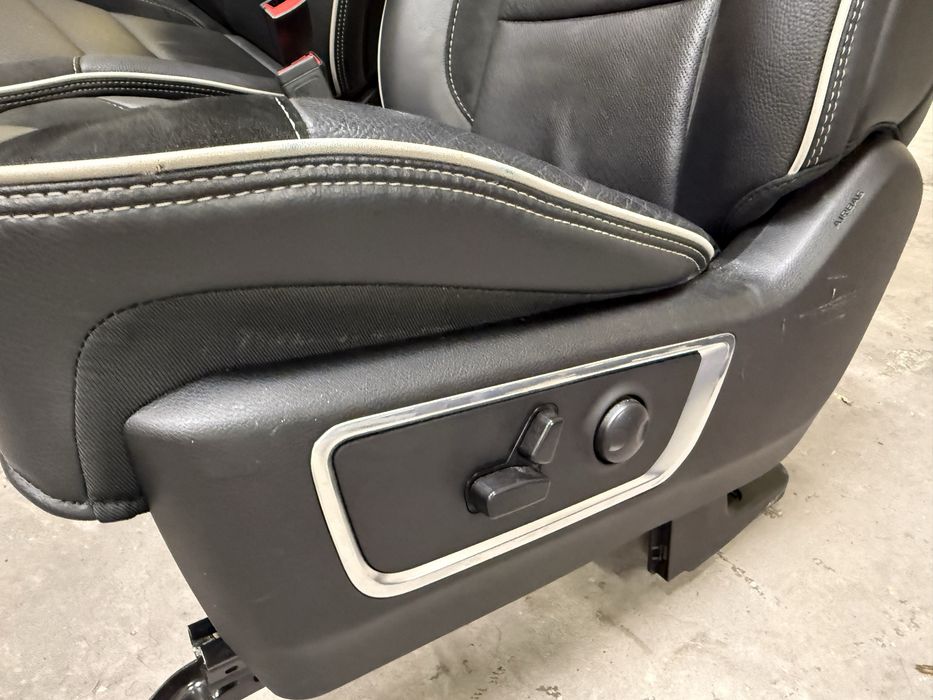 Салон за Dodge Ram 1500 Laramie edition Gen5 2020-2026 ( кожен електрически сало ) ( седалки кори )