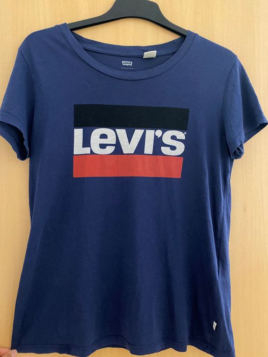 Vând Tricou Levi’s