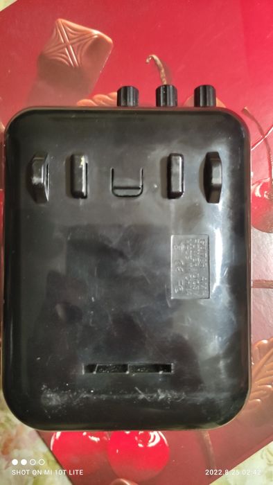 Продавам мини китарен усилвател с мп3 плейър.