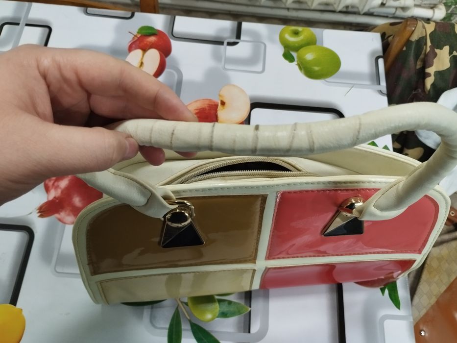 Сумки  женские цена за обе