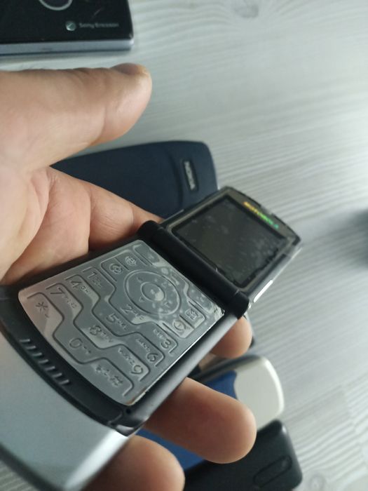 Nokia , sony ericsson , motorola