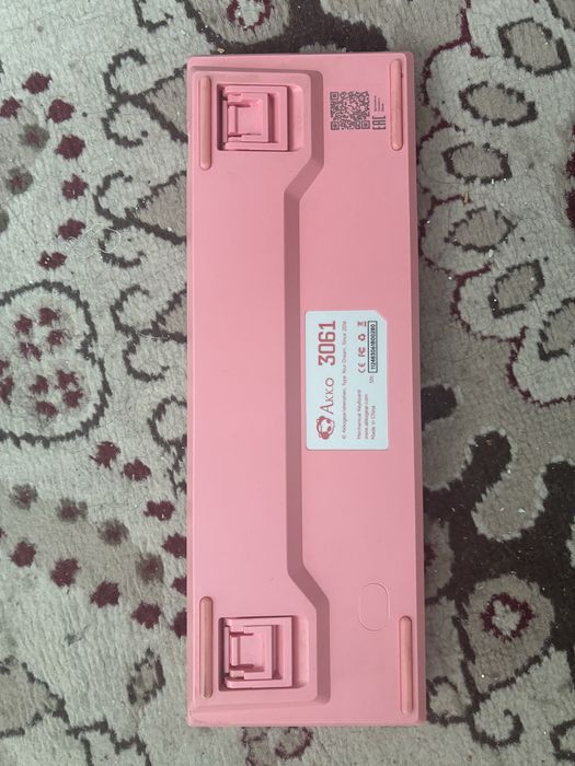 Продам клавиатуру Akko