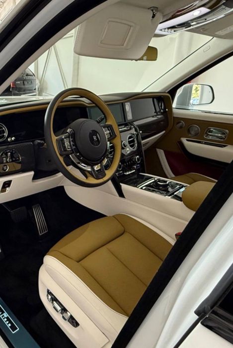 Rolls Royce Cullinan Black Badge White MY2026