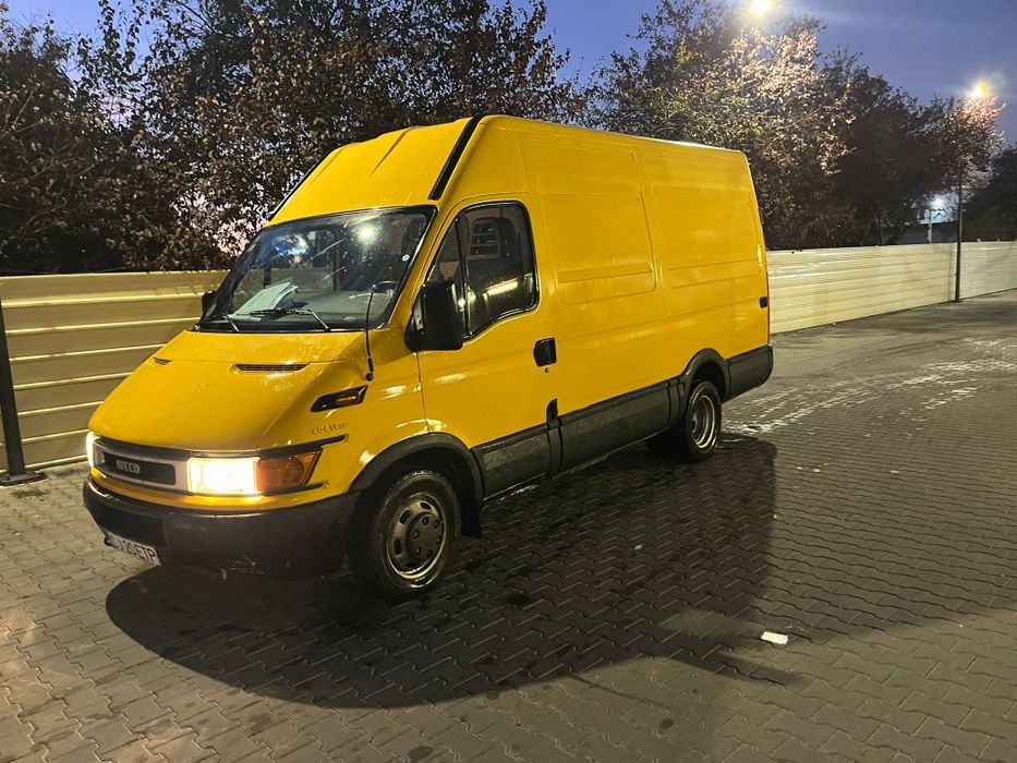 Vând iveco mașină de transport