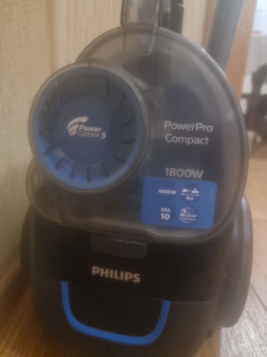Продам пылесос Philips PowerPro Compact 1800W