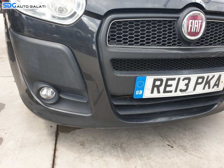 Bara Spoiler Fata Completa cu Grila Emblema si Proiectoare Fiat Doblo 2 2009 - 2015 Culoare Negru [Q4783]
