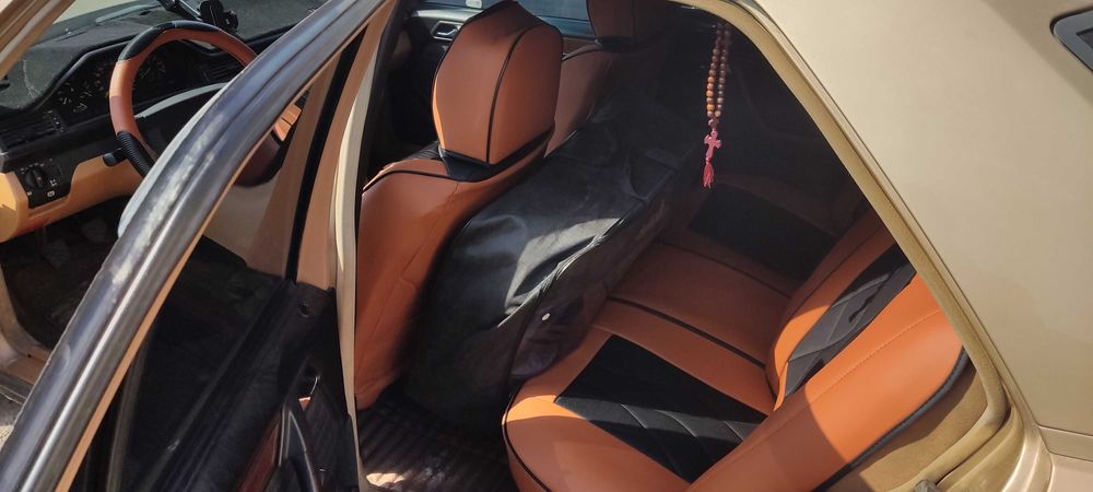 Продаётся Mercedes-Benz W124, 1988 года выпуска.