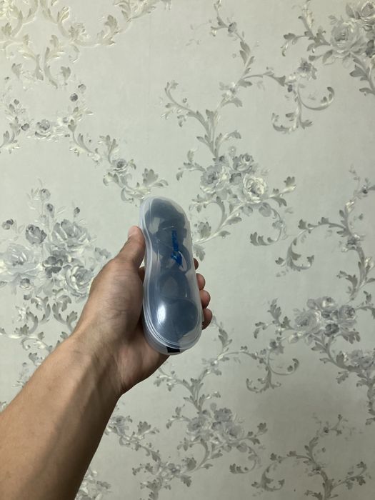 Продается ласты, очки плавательные, наколенник, грузики, шлем, перчатк