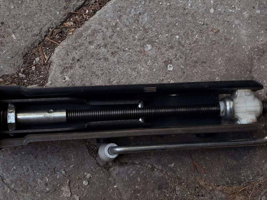 Оригинален крик BMW (БМВ) E46/E60/E61 + балонен ключ 17 Heyco