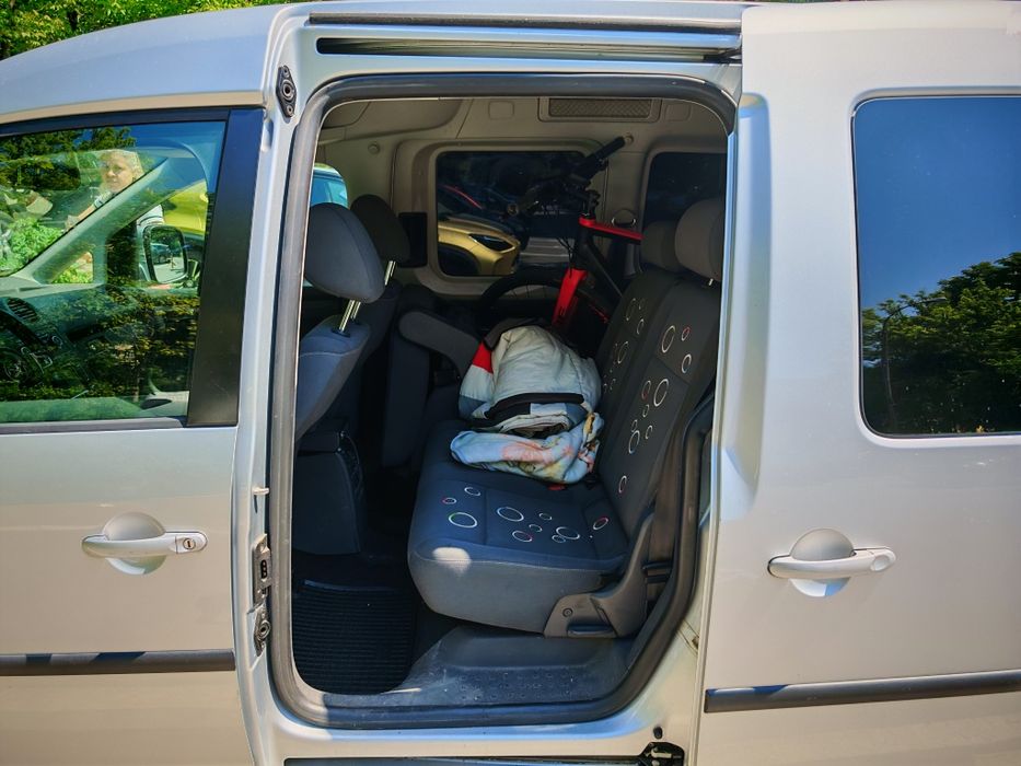 Vând vw caddy 2.0 tdi 5 locuri 7 locuri