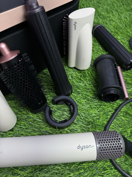 Dyson HS05
