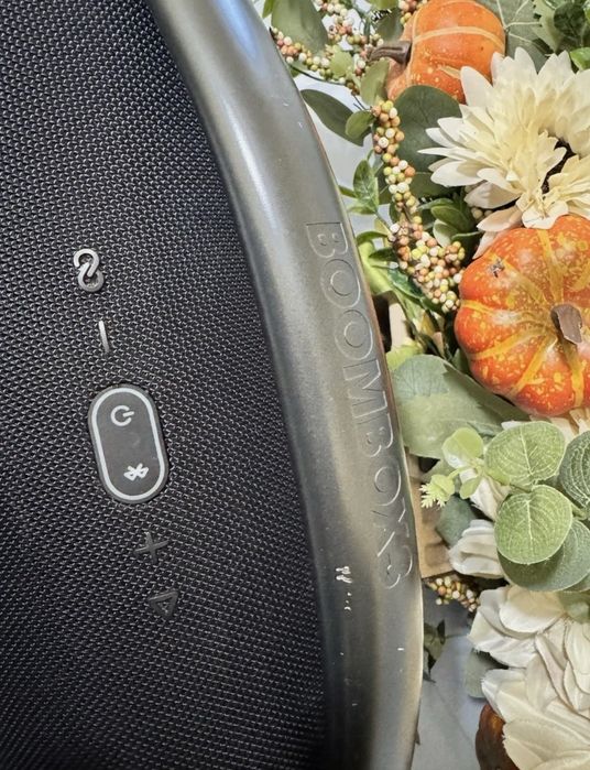 Продавам JBL boombox 3
