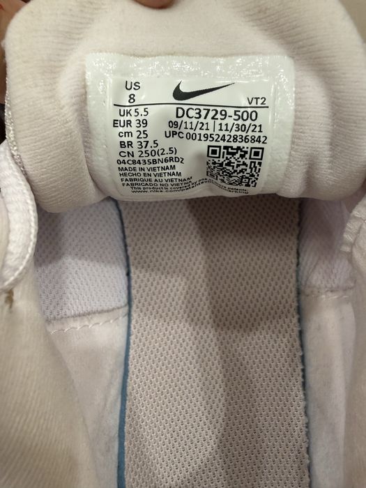 Кроссовки Nike размер 39