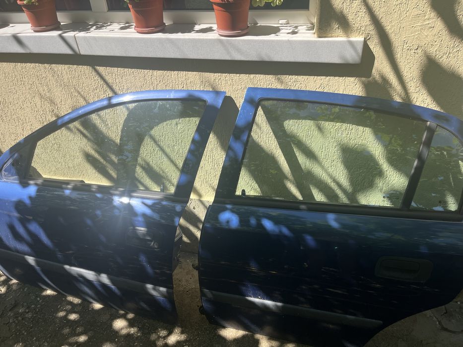 Vand usi opel astra g sedan!