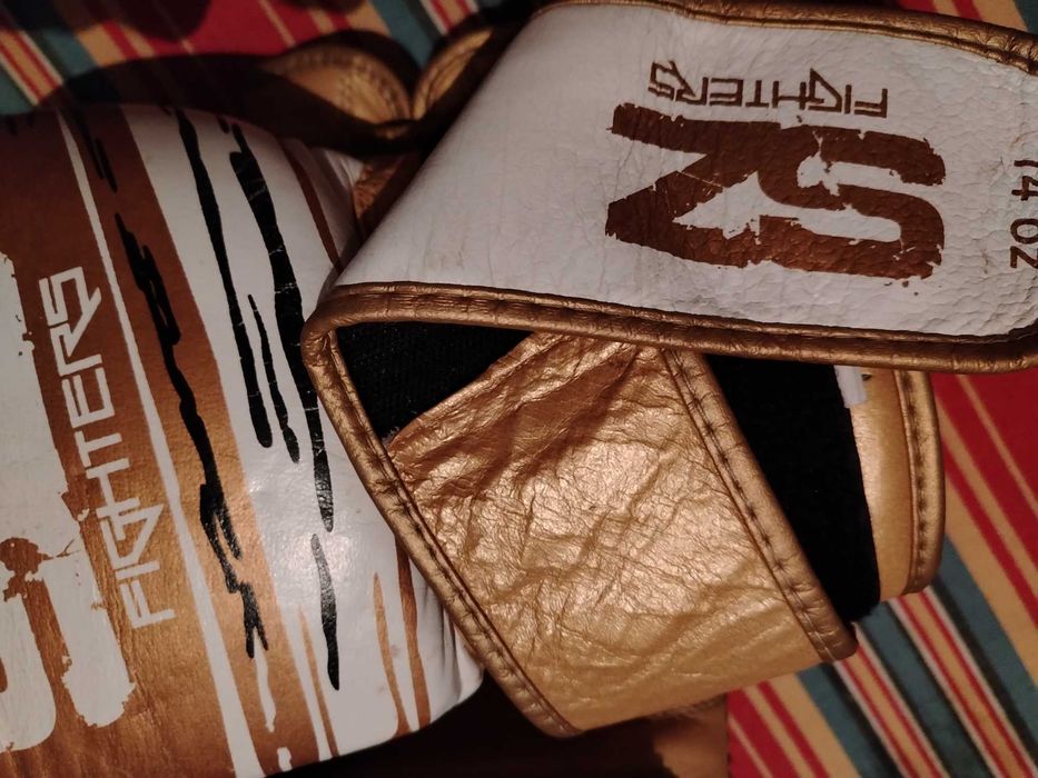 Боксови ръкавици