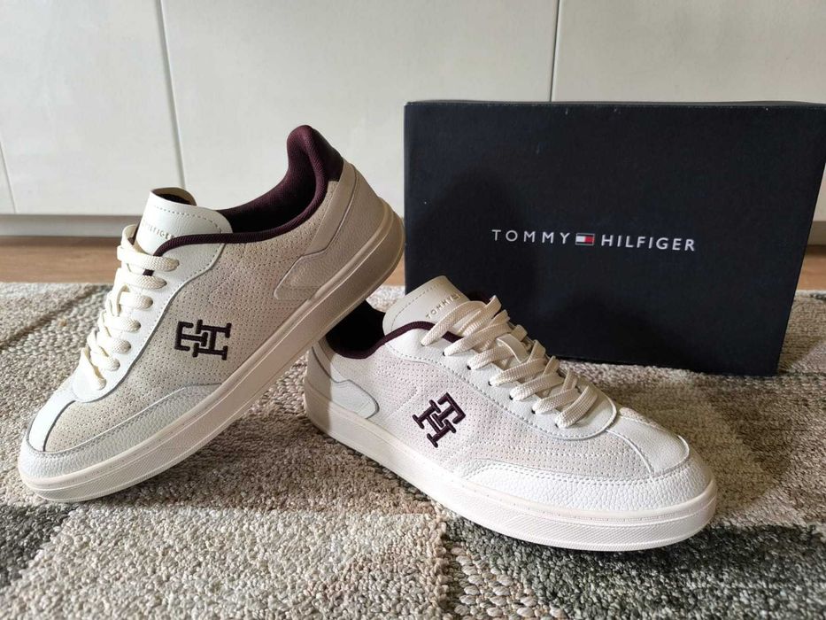Tommy Hilfiger original, marimea 41, impecabil!!!