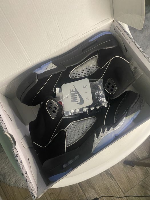 Jordan 5 Retro” Og Metallic Reimagined”