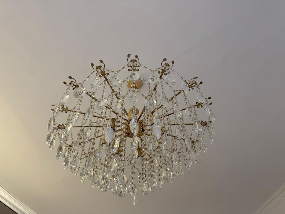 Люстра 8 лампочек