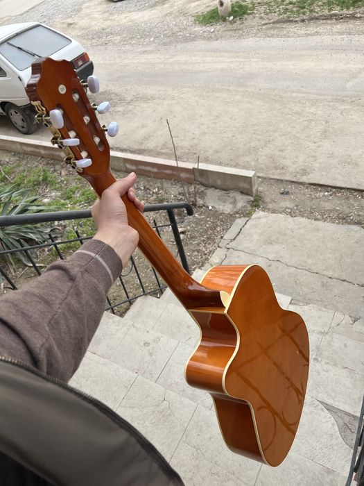 Gitara.  Classic