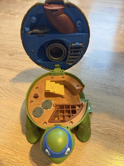 Черепашки ниндзя. Микро база. Леонардо. Оригинал.