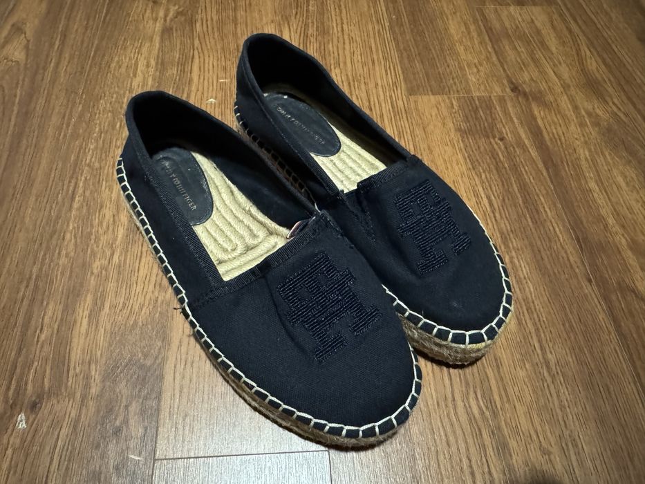 Продам вещи одежду обувь