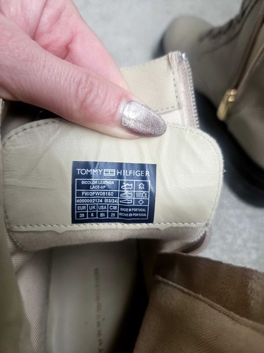 Нови, оригинални дамски зимни боти Tommy Hilfiger, 39 номер, ест. кожа