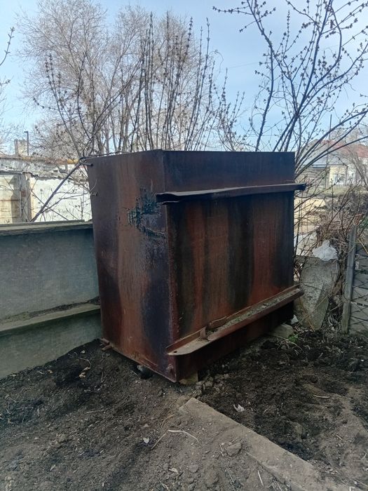 Продам емкость на 1.5-2 куба