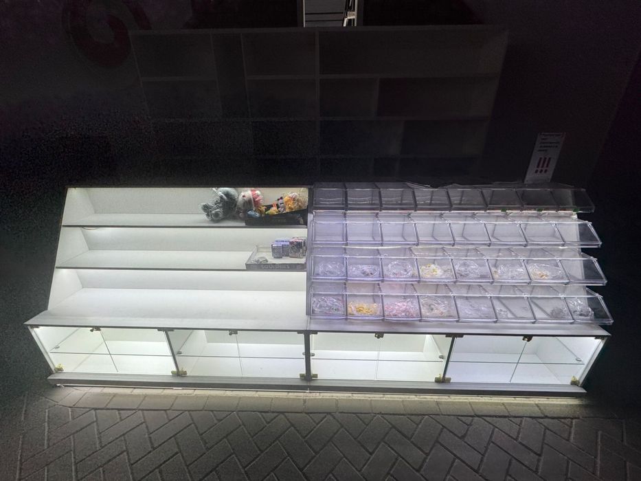 Шкаф с подсветкой