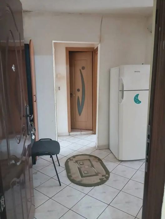 Vând apartament 2 camere strada Oituz