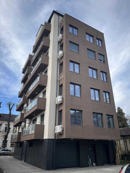 Тристаен апартамент за продажба в кв. Хаджи Димитър