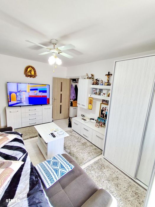 Vând apartament cu 2 camere renovat , mobilat și utilat