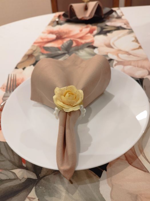 Тишлайфери  текстилни салфетки и пръстени за тях