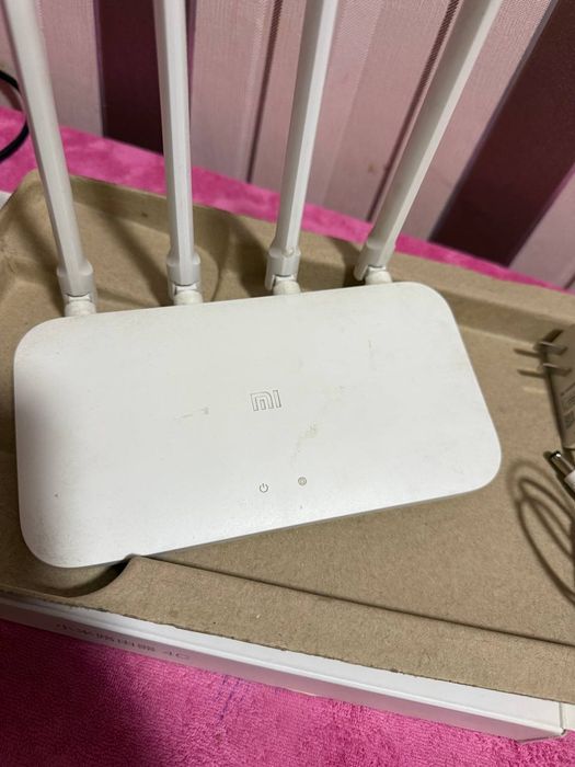 Ми роутер сотилади 200000 Минг сум