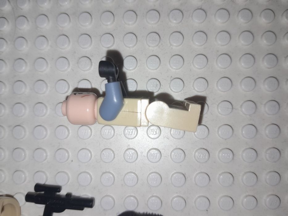 Продам фигурки лего оригинал