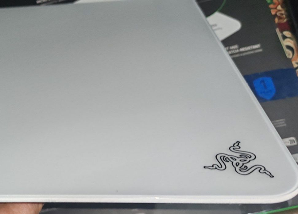 Razer Atlas Glass mouse pad