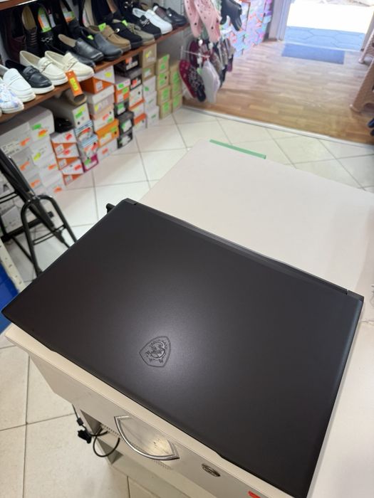 Геймърски лаптоп Katana g76 11ue