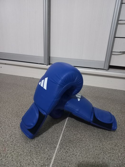 Продаётся перчатка для бокса