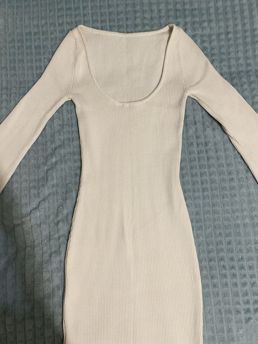 Теплое белое платье