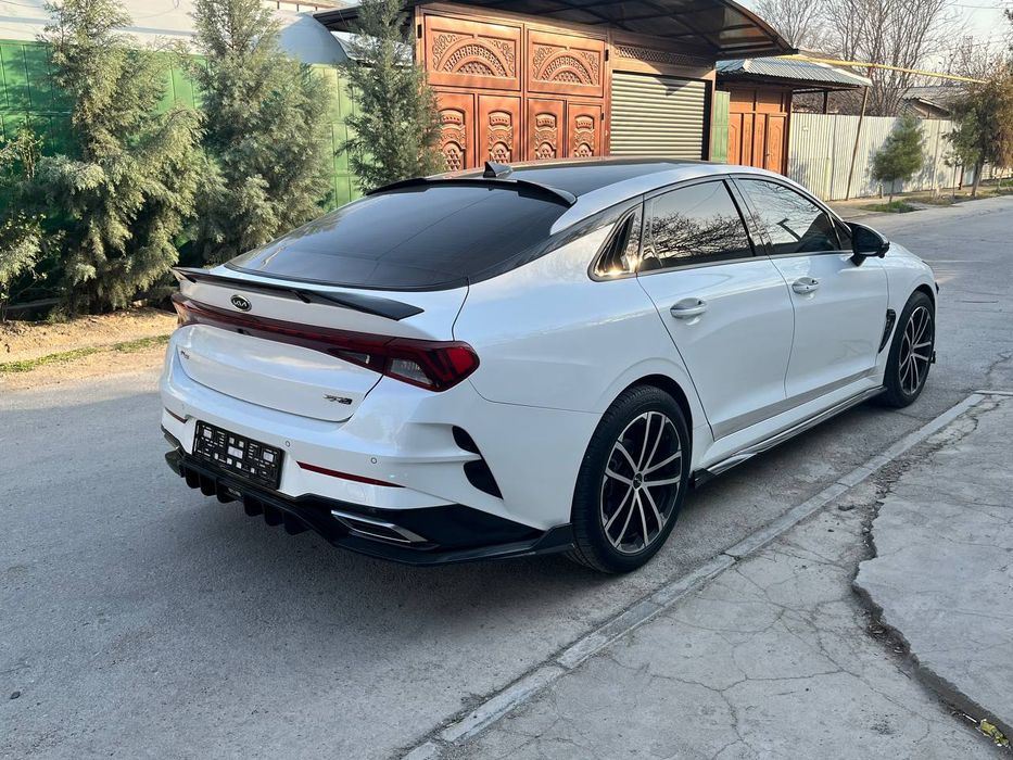 Автомобиль KIA K5