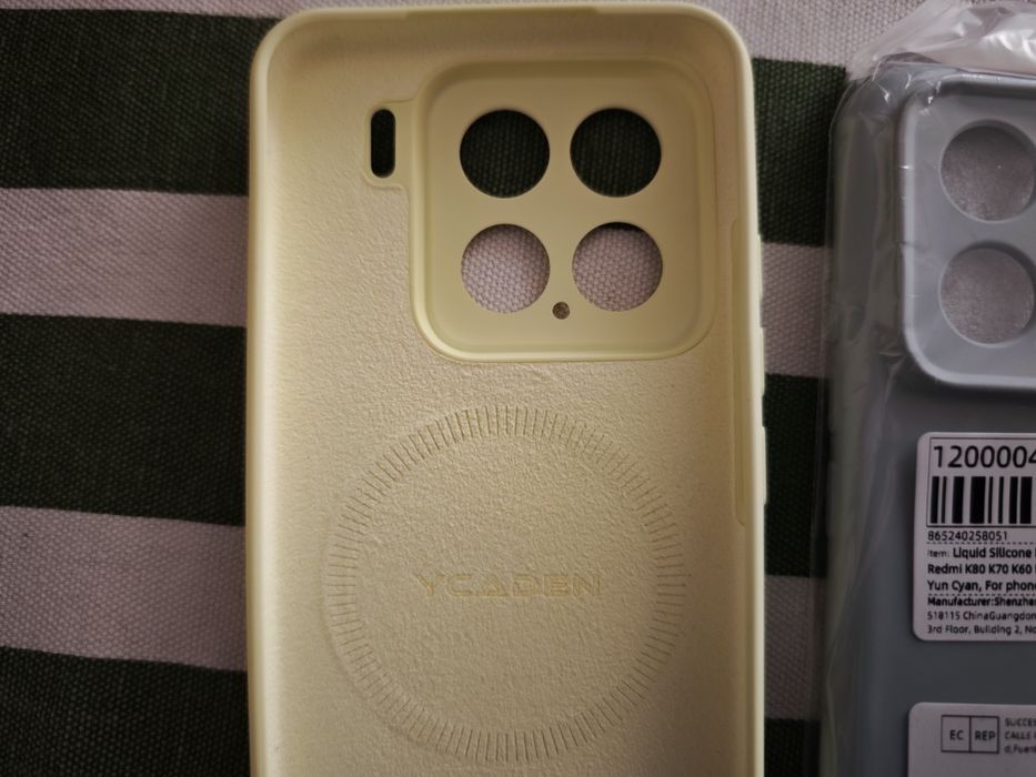 Huse Xiaomi 15 diverse culori