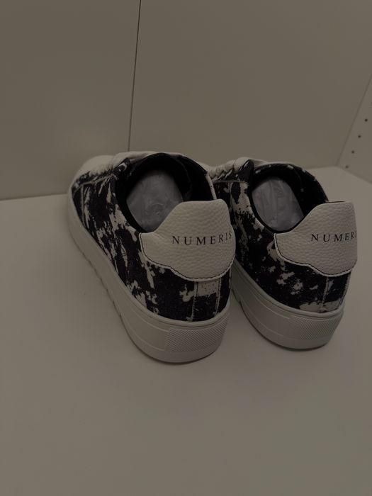 Numeris Negru cu Alb
