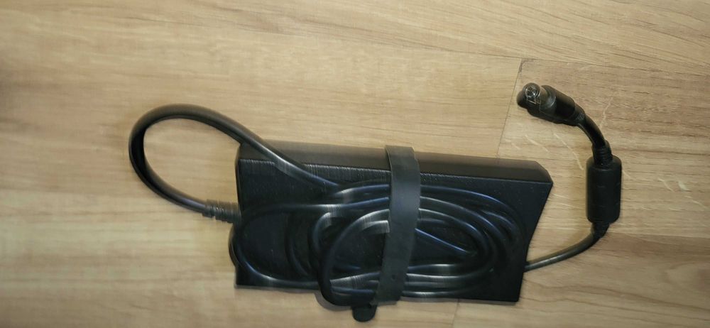 DELL 130W Incarcator 19.5V-6.7A adaptor fuctional