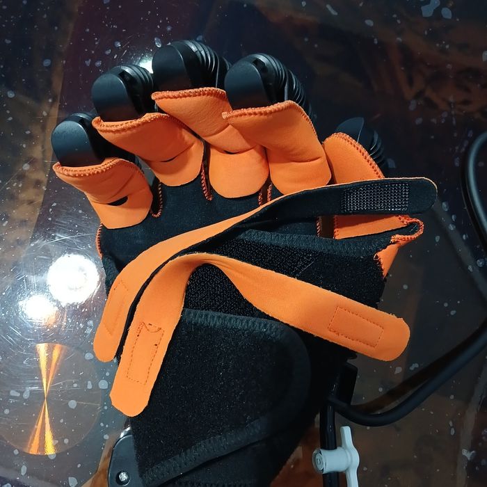 Современная Робот Перчатка