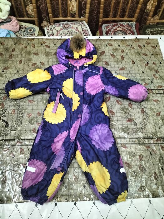 Продам детский осенние-весенние комбинизоны, куртки.