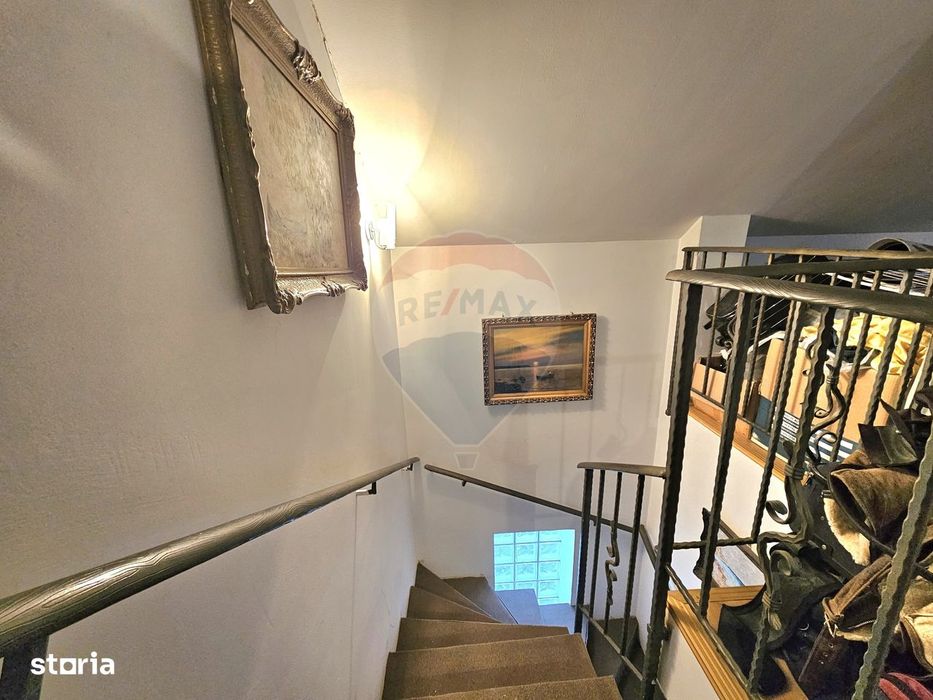 Casă cu 5 camere de vânzare in Lumina Constanta